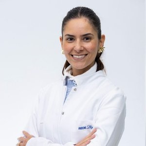 Dra. Larissa Uchimura de Azevedo Lamboglia